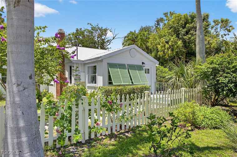 Photo of 3461 Edgewood Ave Fort Myers, FL 33916