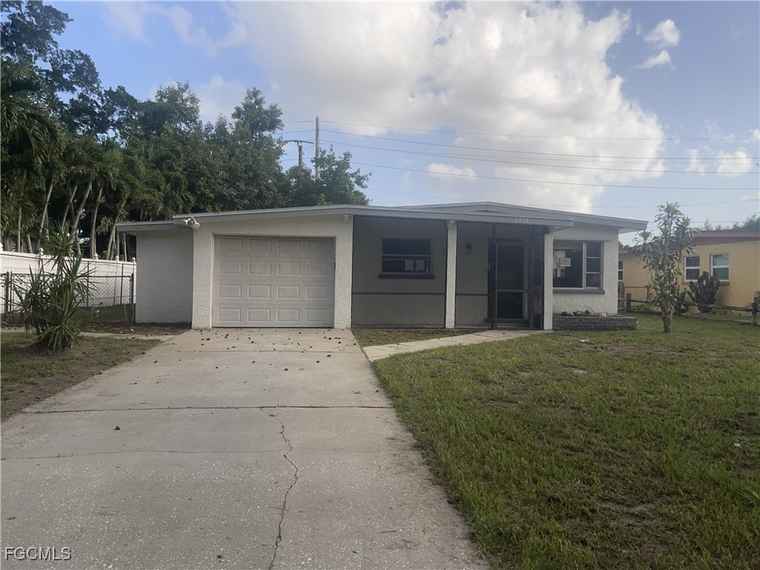 Photo of 3138 2nd St Fort Myers, FL 33916