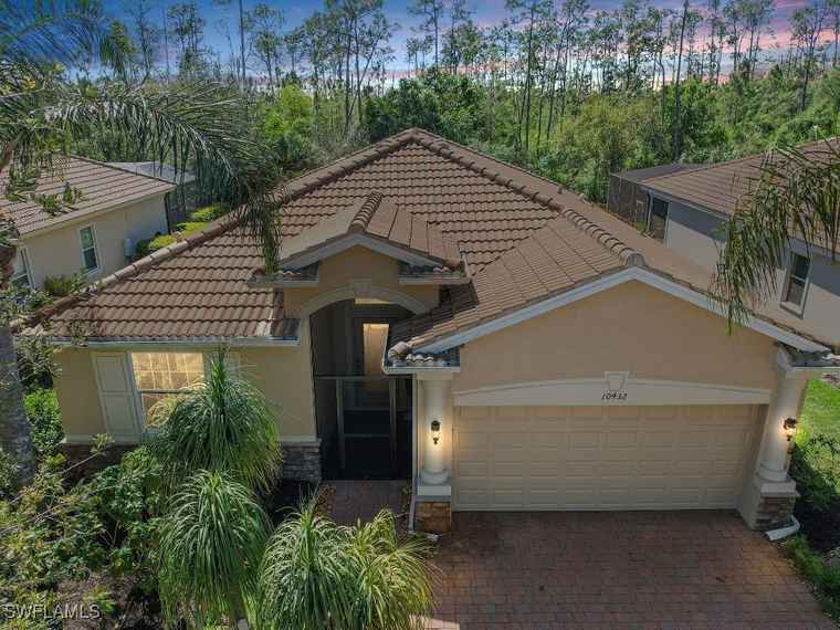 Photo of 10432 Yorkstone Dr Bonita Springs, FL 34135