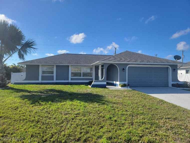 Photo of 1410 NE 14th St Cape Coral, FL 33909