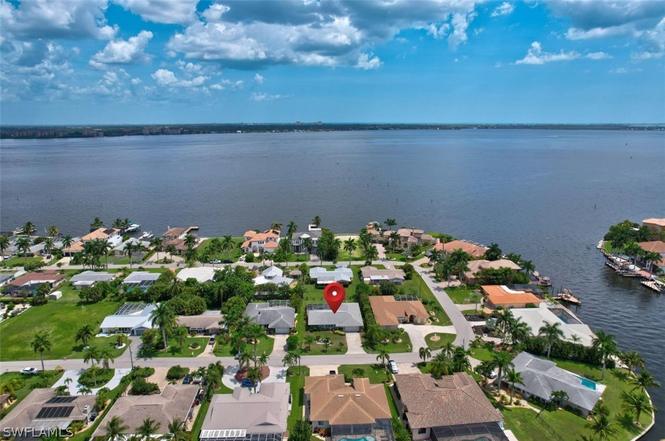 410 Coral Dr, CAPE CORAL, FL 33904 | MLS# 222046257 | Redfin