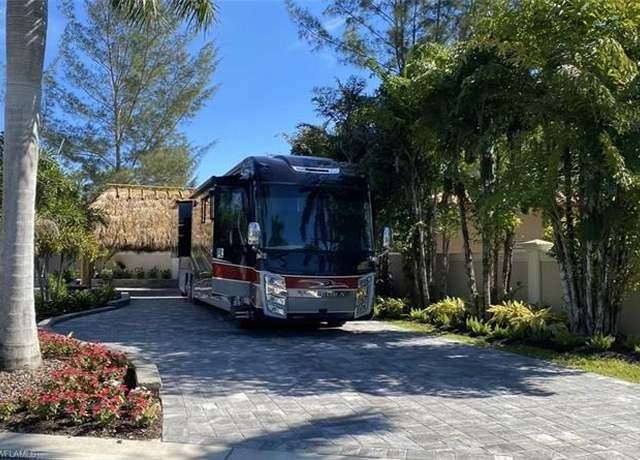 Property at 13547 Snook Cir, Naples, FL 34114