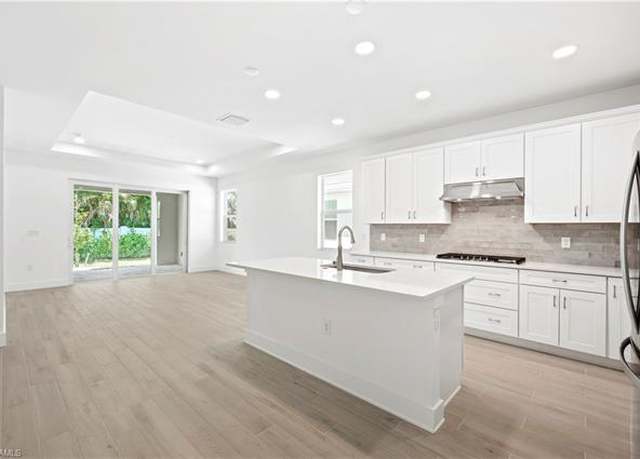 Property at 8865 Oceana Way, Naples, FL 34114, 2 beds, 2 baths
