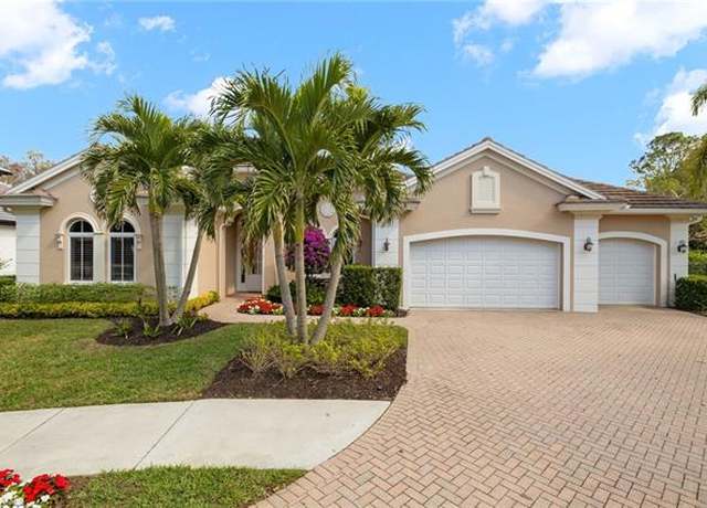 Property at 372 Cypress Way W, Naples, FL 34110, 3 beds, 3.5 baths