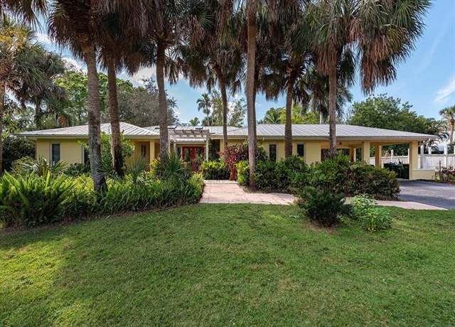 Property at 461 Carica Rd, Naples, FL 34108, 3 beds, 4 baths