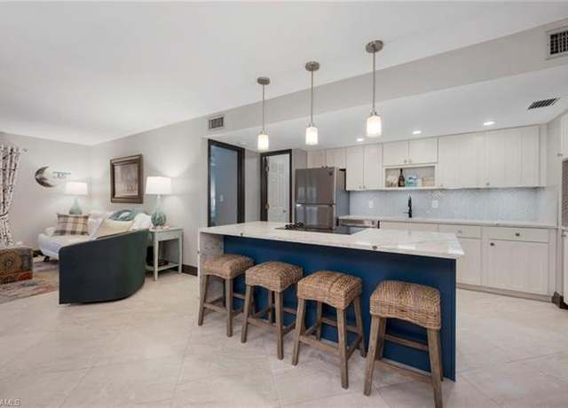 Property at 272 Palm Dr #8, Naples, FL 34112, 2 beds, 2 baths