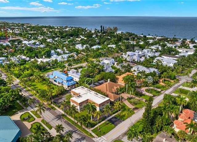 Property at 940 3rd St S #203, Naples, FL 34102, 1 bed, 1 bath