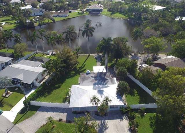 Property at 22 Constitution Dr, Naples, FL 34112, 4 beds, 4 baths