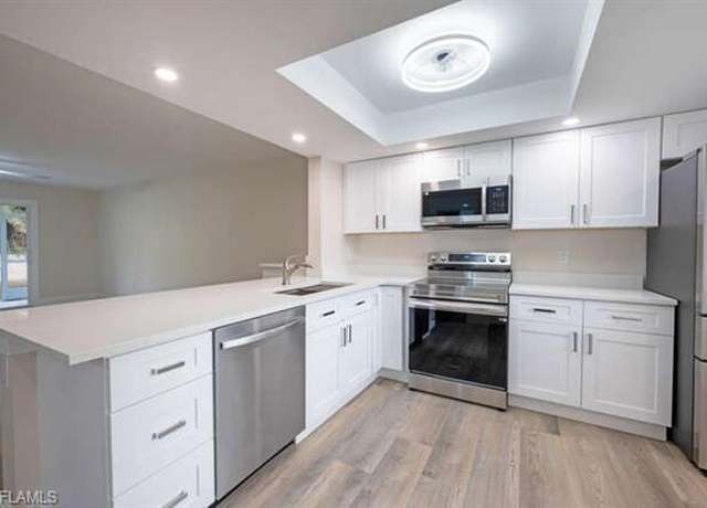 Property at 140 Cypress Way E #601, Naples, FL 34110, 2 beds, 2 baths