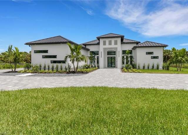 Property at 123 10th Ave NW, Naples, FL 34120, 4 beds, 4.5 baths