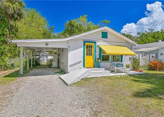 Property at 219 Granada Blvd, Fort Myers, FL 33905, 2 beds, 1 bath