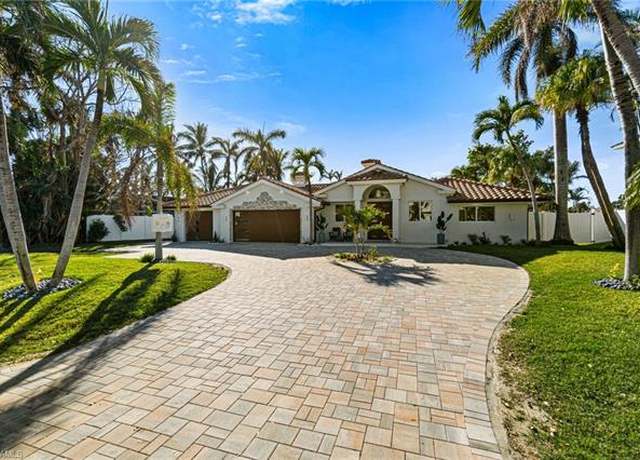 Property at 5203 Starfish Ave, Naples, FL 34103, 4 beds, 3 baths