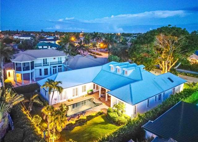 Property at 505 Harbour Dr, Naples, FL 34103, 4 beds, 4.5 baths