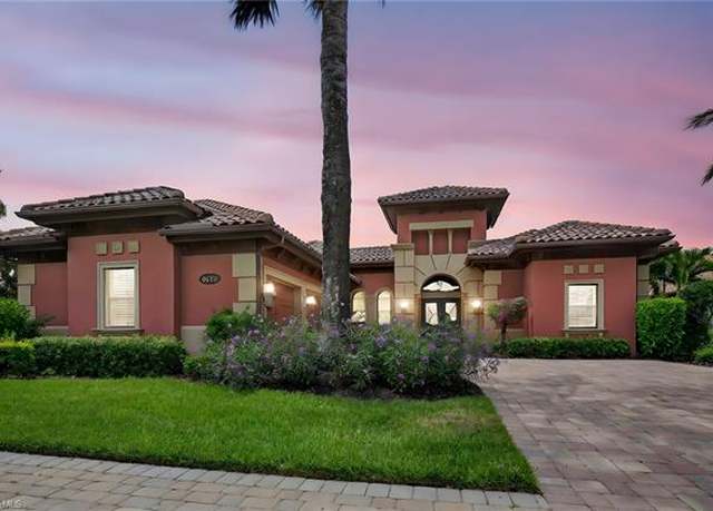 Property at 6528 Costa Cir, Naples, FL 34113, 4 beds, 3.5 baths