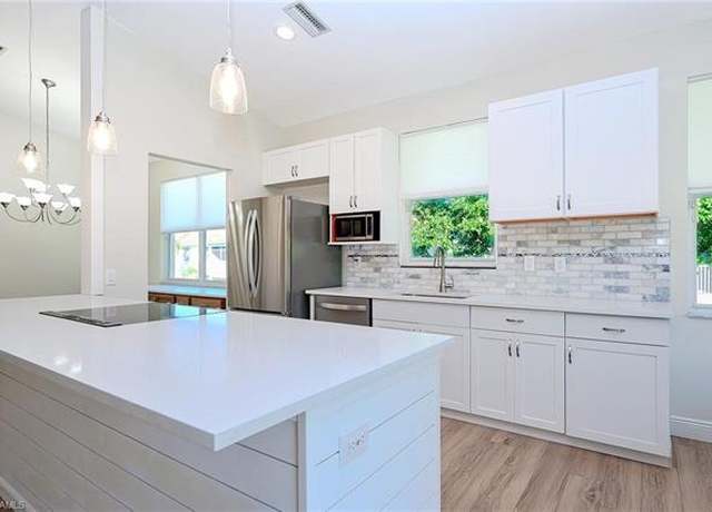 Property at 635 Lalique Cir #1303, Naples, FL 34119, 4 beds, 2 baths