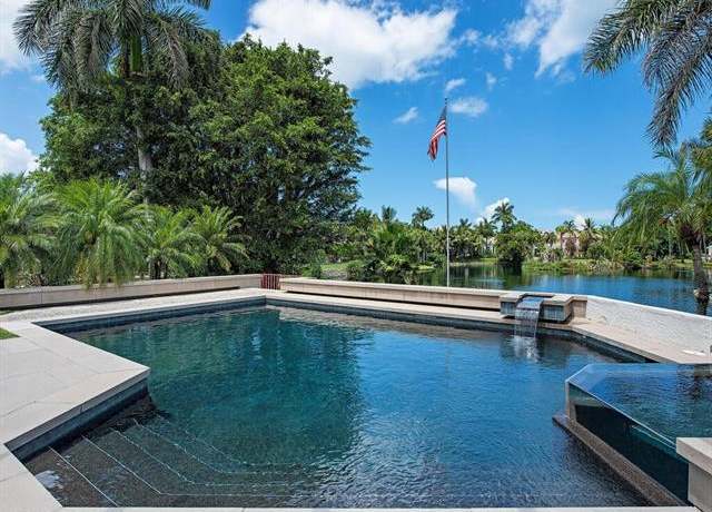 Property at 2680 Lantern Ln, Naples, FL 34102, 3 beds, 3.5 baths