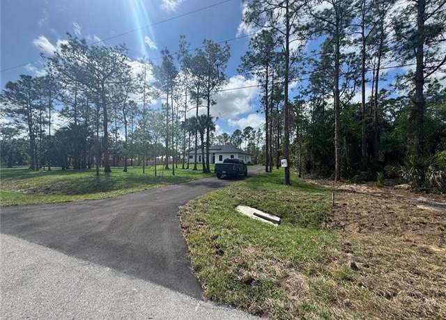 Property at 2852 6th Ave SE, Naples, FL 34117, 3 beds, 2.5 baths
