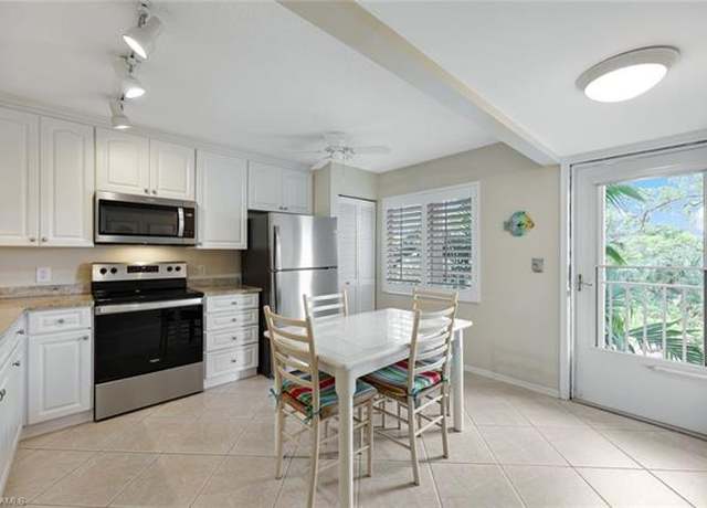 Property at 3072 Sandpiper Bay Cir Unit M203, Naples, FL 34112, 2 beds, 2 baths