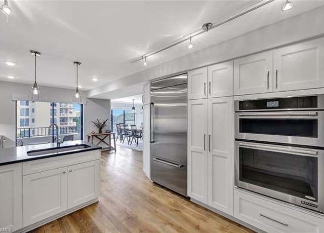 Property at 4451 Gulf Shore Blvd N #506, Naples, FL 34103, 2 beds, 2 baths