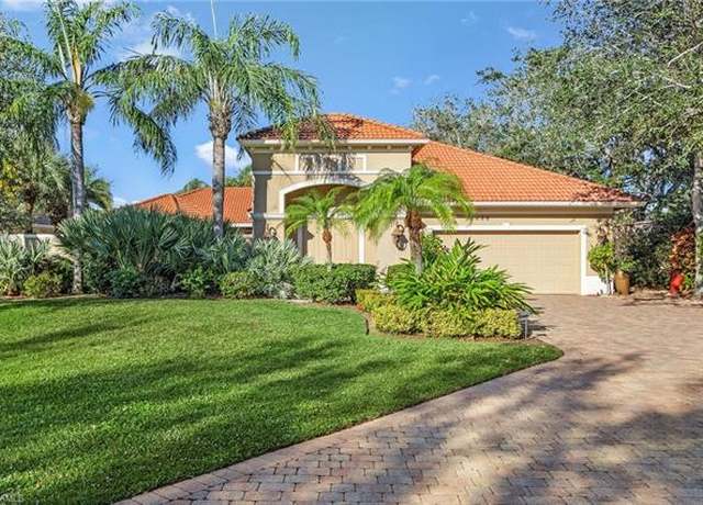 Property at 5030 Rustic Oaks Cir, Naples, FL 34105, 3 beds, 2.5 baths