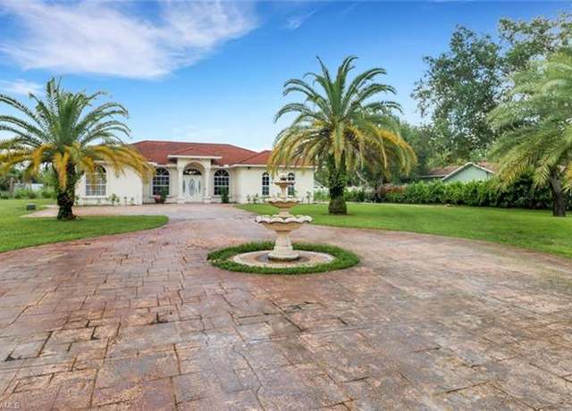 Property at 3711 4th Ave SE, Naples, FL 34117, 5 beds, 3.5 baths