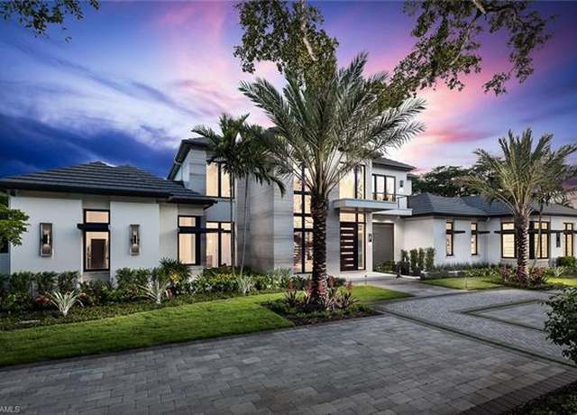 Property at 584 Banyan Blvd, Naples, FL 34102, 6 beds, 7 baths