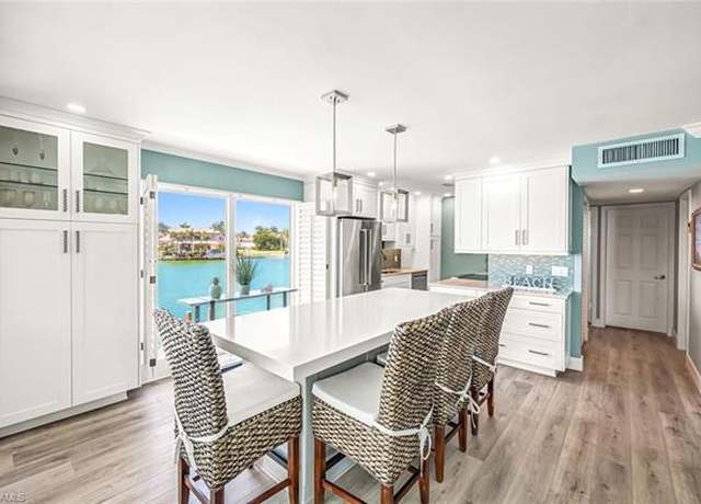 Property at 333 Harbour Dr #201, Naples, FL 34103, 2 beds, 2 baths