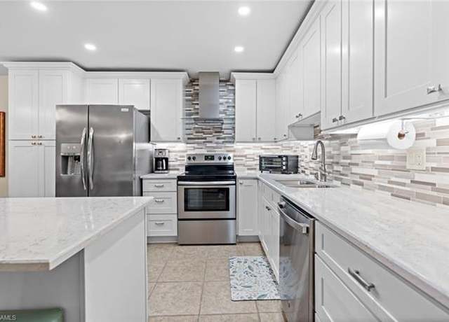 Property at 10953 Leitner Creek Dr #121, Bonita Springs, FL 34135, 2 beds, 2 baths