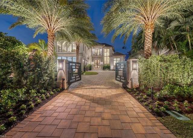 Property at 1365 Spyglass Ln, Naples, FL 34102, 6 beds, 7.5 baths