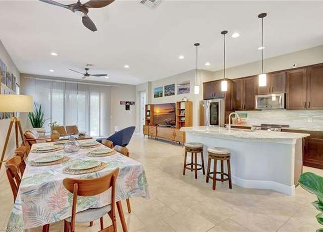 Property at 1290 Manado Dr, Naples, FL 34113, 2 beds, 2 baths