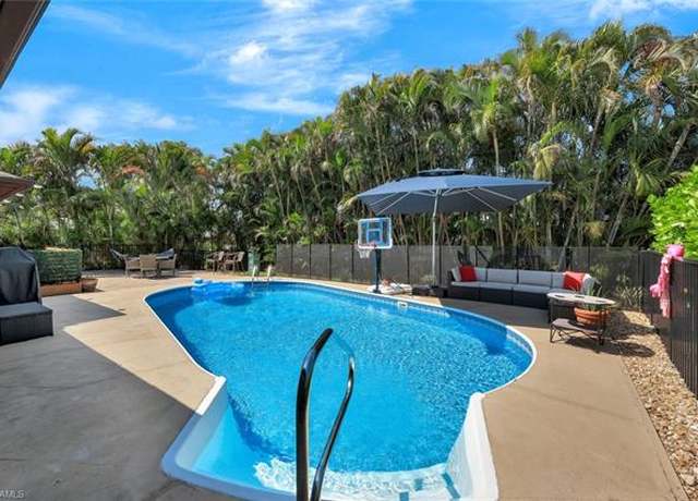 Property at 4521 Rosea Ct, Naples, FL 34104, 3 beds, 2 baths