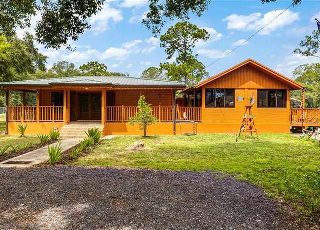 Property at 410 N Cabbage Palm St, Clewiston, FL 33440, 2 beds, 2.5 baths