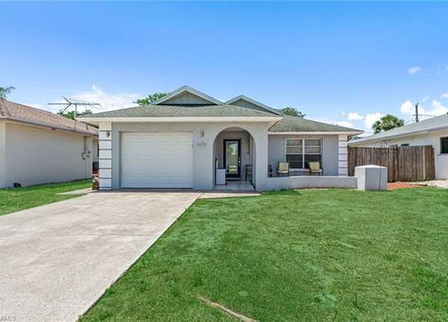 Property at 626 103rd Ave N, Naples, FL 34108, 2 beds, 2 baths