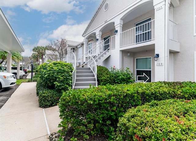 Property at 828 Gulf Pavilion Dr S #105, Naples, FL 34108, 2 beds, 2 baths
