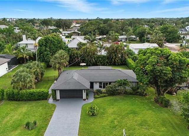 Property at 1132 Cypress Woods Dr, Naples, FL 34103, 3 beds, 2 baths
