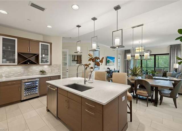 Property at 16382 Viansa Way Unit 3-202, Naples, FL 34110, 3 beds, 3.5 baths