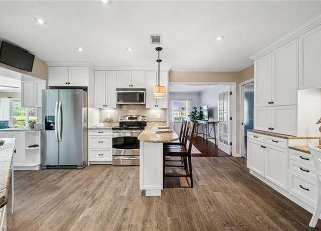 Property at 9556 Litchfield Ln, Naples, FL 34109, 3 beds, 2 baths