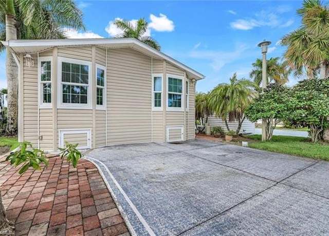 Property at 1015 Diamond Lake Cir, Naples, FL 34114, 2 beds, 2 baths