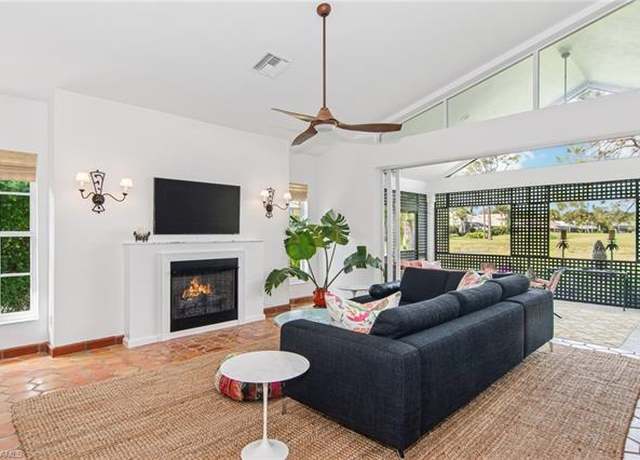 Property at 234 Edgemere Way E, Naples, FL 34105, 3 beds, 2.5 baths