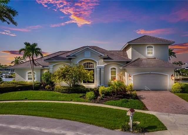 Property at 951 Beaver Ct, Marco Island, FL 34145, 4 beds, 3 baths