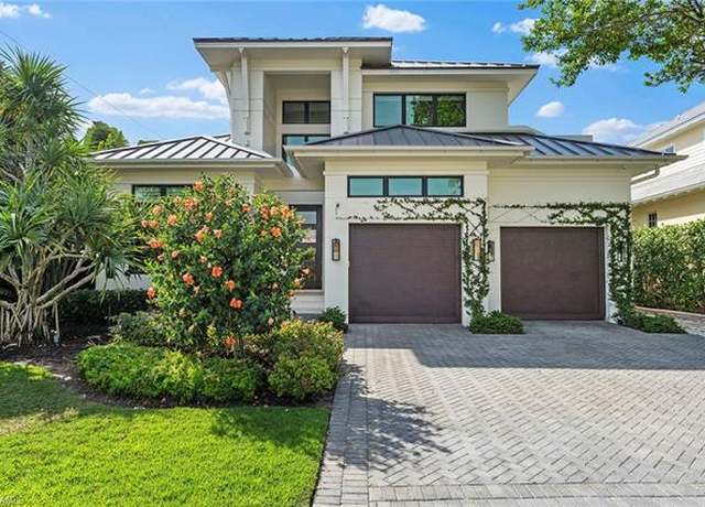 Property at 644 W Lake Dr, Naples, FL 34102, 4 beds, 5 baths