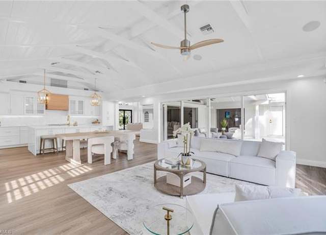 Property at 645 Park Shore Dr, Naples, FL 34103, 4 beds, 3.5 baths