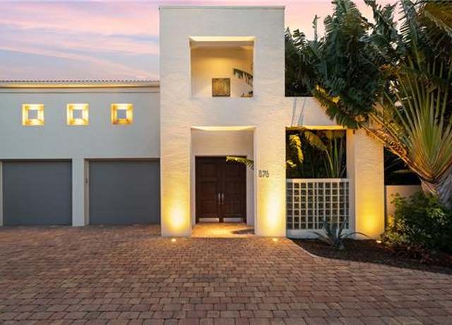 Property at 576 96th Ave N, Naples, FL 34108, 5 beds, 4 baths