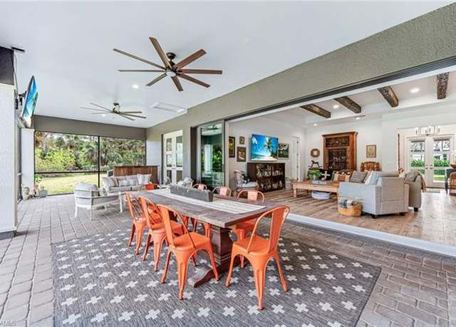 Property at 5435 Cherry Wood Dr, Naples, FL 34119, 5 beds, 3 baths