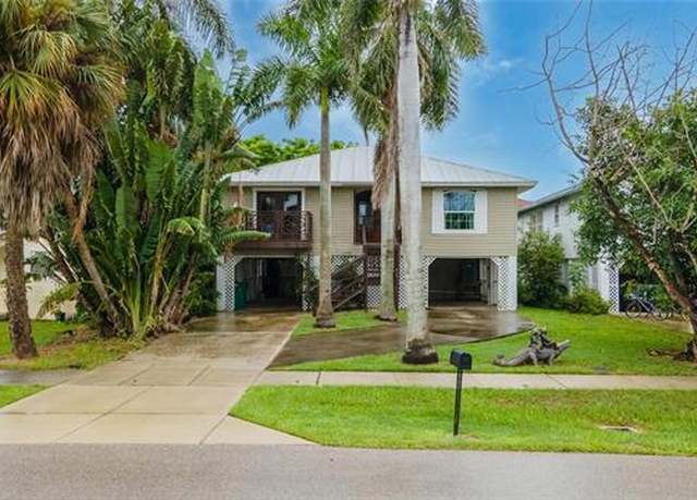 Property at 1031 Ridge St, Naples, FL 34103, 3 beds, 2 baths