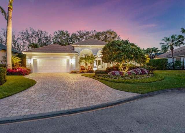 Property at 762 Lynnmore Ln E, Naples, FL 34108, 4 beds, 3 baths
