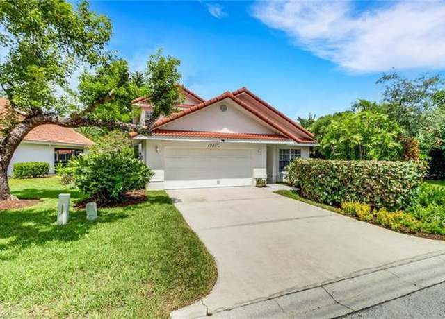 Property at 4787 Europa Dr, Naples, FL 34105, 3 beds, 2.5 baths