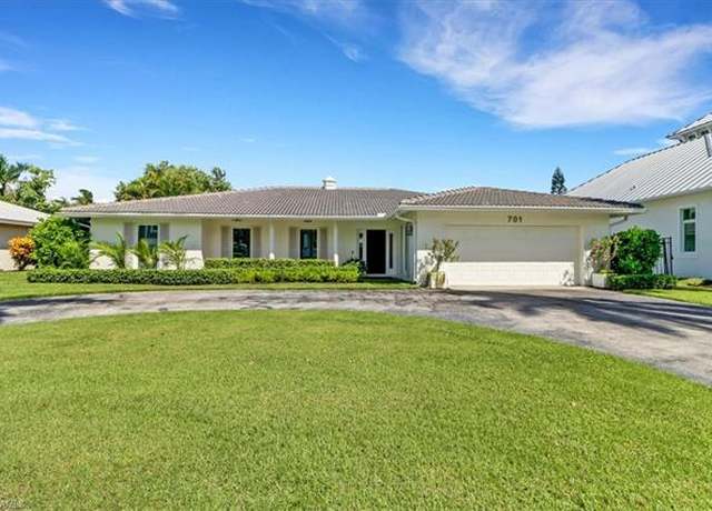 Property at 701 Harbour Dr, Naples, FL 34103, 3 beds, 2 baths