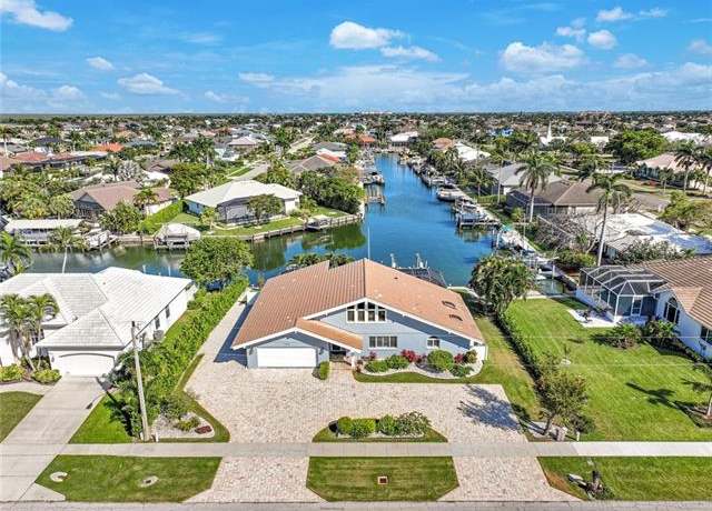 Property at 1709 Wavecrest Ct, Marco Island, FL 34145, 4 beds, 2.5 baths