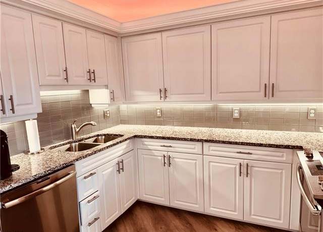 Property at 107 Clubhouse Dr Unit E159, Naples, FL 34105, 2 beds, 2 baths